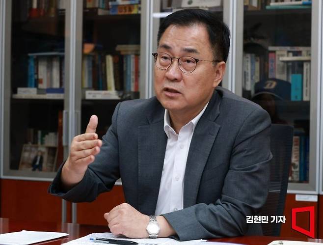 최형두 국민의힘 의원이 국회 의원실에서 아시아경제와 인터뷰하고 있다. 2026.7.31 김현민 기자
