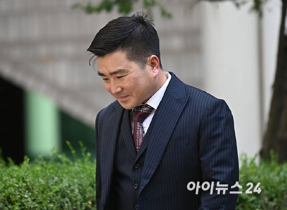 12·3 비상계엄 직후 병력을 이끌고 국회로 출동한 혐의로 재판에 넘겨진 김현태 전 707특임단장이 27일 오후 서울중앙지방법원에서 열린 1심 선고 공판에 출석하고 있다. [사진=곽영래 기자]