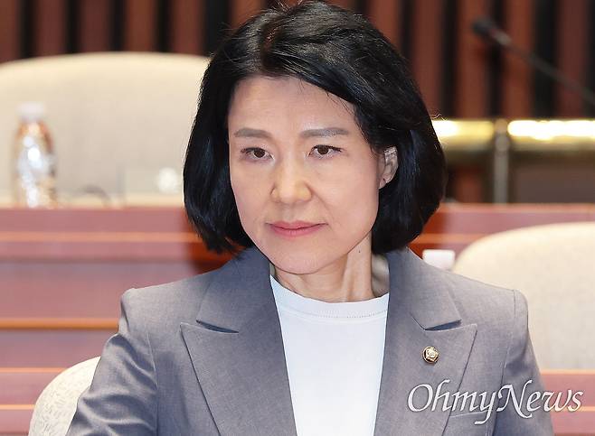이진숙 국민의힘 의원 의원총회 참석 모습