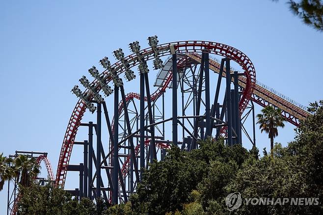 미국 식스플래그 매직 마운틴의 롤러코스터 [EPA=연합뉴스. 재판매 및 DB 금지]
