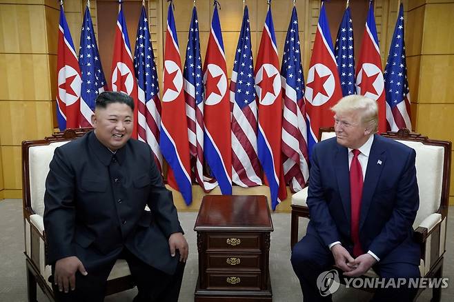 2019년 6월 판문점서 만난 북미 정상 [로이터=연합뉴스 자료사진. 재판매 및 DB 금지]
