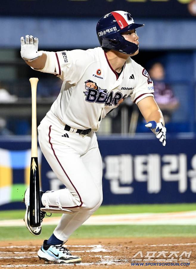 30일 잠실야구장에서 열린 키움과 두산의 경기. 8회말 무사 1,2루 오명진이 3점홈런을 치고 있다. 잠실=허상욱 기자wook@sportschosun.com/2026.08.30/