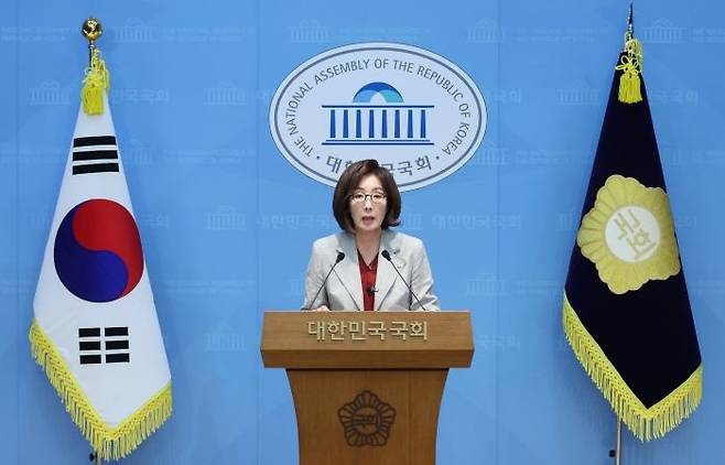 나경원 국민의힘 의원이 30일 여의도 국회 소통관에서 이재명 정부 'ETF 국민피해 3인방' 즉각 사퇴 및 진상규명 촉구 기자회견을 하고 있다. ⓒ뉴시스