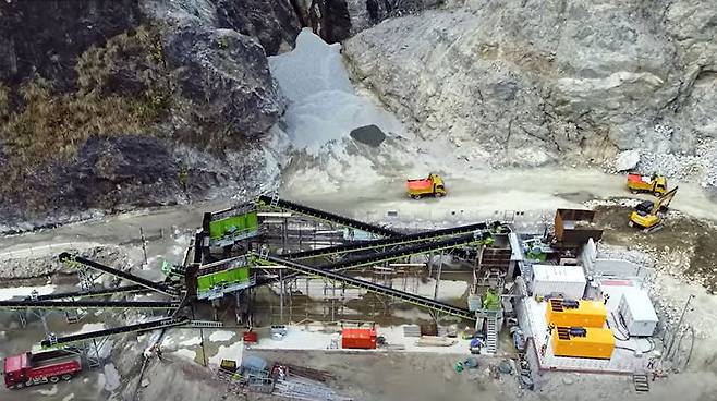 [서울=뉴시스] 지난 2023년 홍보 영상을 통해 소개된 네팔 어퍼트리슐리-1(Upper Trishuli-1) 수력발전소 건설현장 일대 모습. (사진=두산에너빌리티 TV 유튜브 캡처) 2026.08.28. photo@newsis.com *재판매 및 DB 금지