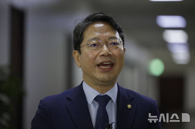 [서울=뉴시스] 정병혁 기자 = 김승원 법무부장관 후보자가 31일 서울 여의도 국회에서 지명 소감을 밝히고 있다. 2026.08.31. jhope@newsis.com