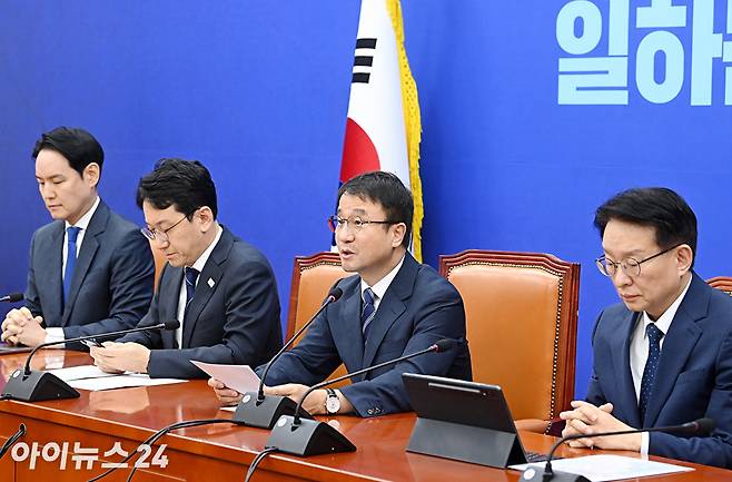 한병도 더불어민주당 원내대표가 1일 서울 여의도 국회에서 열린 원내대책회의에서 발언하고 있다. [사진=곽영래 기자]