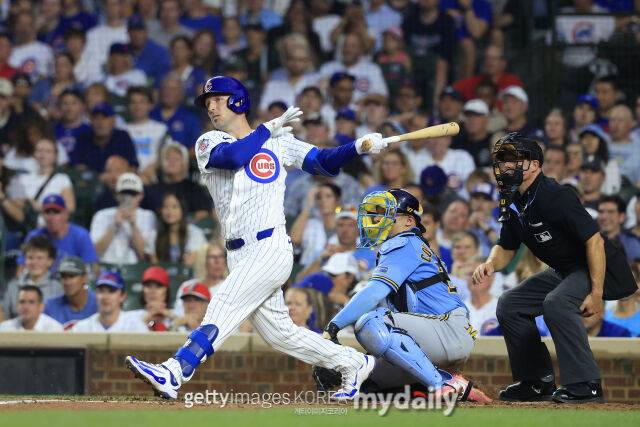 MLB 시카고 컵스 알렉스 브레그먼이 1일(한국시각) 열린 밀워키와 홈 경기에서 3홈런을 쳤다. 컵스는 이날 밀워키에 17-3으로 크게 이겼다./게티이미지코리아