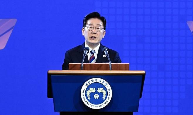 이재명 대통령이 2일 인천의 한 호텔에서 열린 제22기 민주평화통일자문회의 미주지역 회의에서 발언하고 있다. 청와대사진기자단
