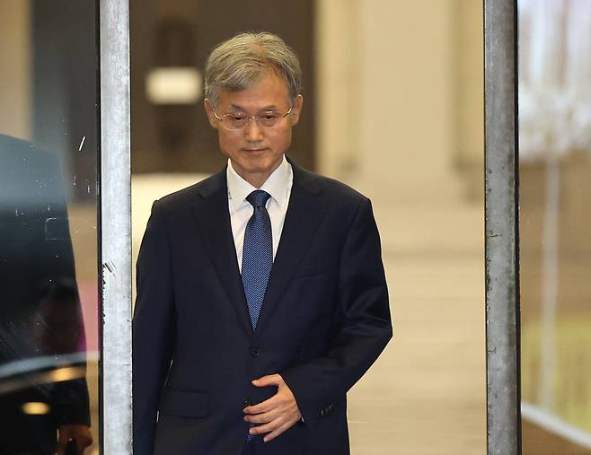 조희대 대법원장이 8월28일 서울 대법원을 나서고 있다. ⓒ연합뉴스