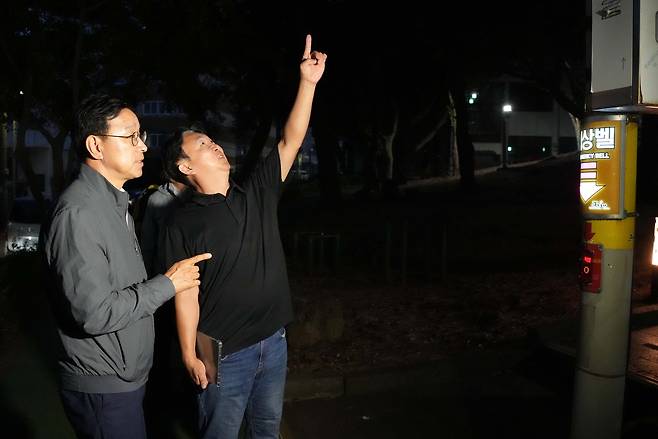 야간 안전실태 점검하는 위성곤 제주지사 [제주도 제공, 재판매 및 DB 금지]