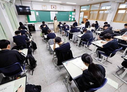 6월 4일 치른 한국교육과정평가원 모의평가 지원자 가운데 N수생이 전체 19.8%를 차지했다. 관련 통계가 공개된 이후 역대 최고 수준이다.