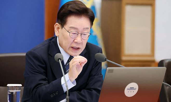 이재명 대통령이 1일 청와대에서 열린 국무회의에서 발언하고 있다. 뉴시스