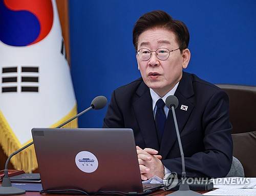 발언하는 이재명 대통령(서울=연합뉴스) 한상균 기자 = 이재명 대통령이 3일 청와대에서 열린 수석보좌관회의에서 발언하고 있다. 2026.9.3 xyz@yna.co.kr