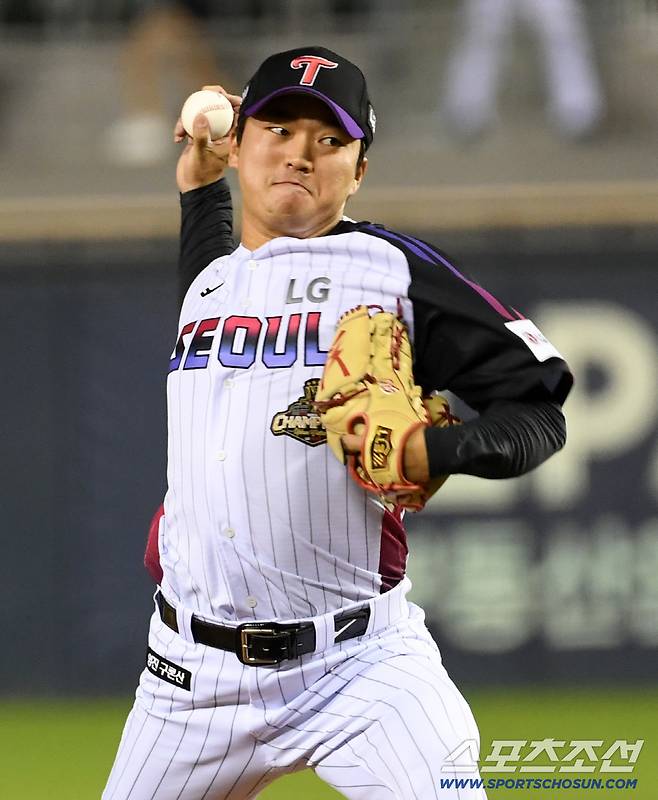 4일 잠실구장에서 열린 LG와 삼성의 경기. LG 고우석이 역투하고 있다. 잠실=박재만 기자 pjm@sportschosun.com/2026.09.04/