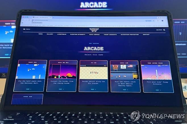 트럼프 미국 대통령 정책을 홍보하는 내용의 게임들 [AP=연합뉴스. 재판매 및 DB 금지]