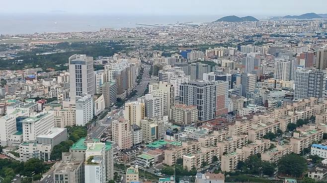 제주시 연동 도심지역 전경.