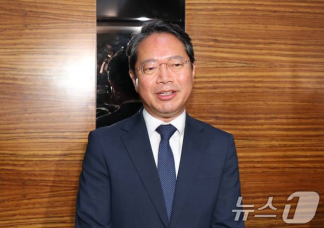 김승원 법무부 장관 후보자가 8일 오전 서울 종로구 적선현대빌딩에 마련된 인사청문회 준비 사무실로 출근하고 있다. 2026.9.8 ⓒ 뉴스1 김민지 기자