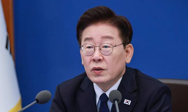 이재명 대통령이 지난 3일 청와대에서 열린 수석보좌관회의에서 발언하고 있다. 연합뉴스