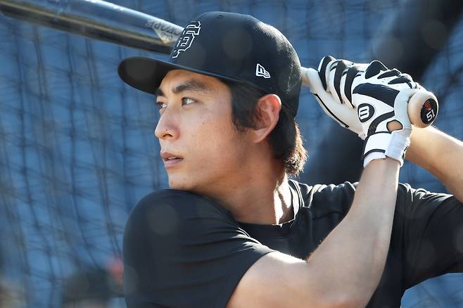 Sep 1, 2026; Pittsburgh, Pennsylvania, USA;  San Francisco Giants right fielder Jung Hoo Lee (51) in the batting cage before the game against the Pittsburgh Pirates  at PNC Park.  Mandatory Credit: Charles LeClaire-Imagn Images        <저작권자(c) 연합뉴스, 무단 전재-재배포, AI 학습 및 활용 금지>