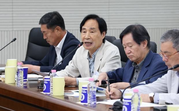 김여송 광주일보 회장이 10일 한국신문협회 주최 ‘지역신문 경영혁신 전략 세미나’에서 인사말을 하고 있다.  /전북일보=조현욱기자