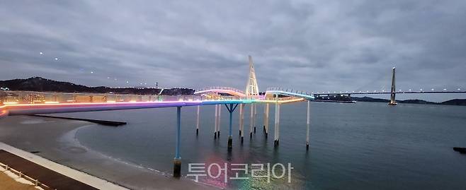 &nbsp;목포스카이워크 야간경관 / 사진-목포시 제공
