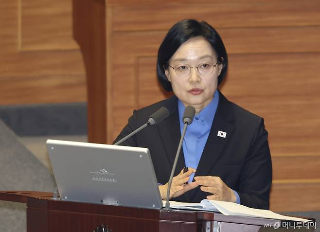 [서울=뉴시스] 김근수 기자 = 한성숙 국무총리가 11일 서울 여의도 국회에서 열린 제439회국회(정기회) 제7차 본회의 대정부질문(경제분야)에서 질문에 답하고 있다. 2026.09.11. ks@newsis.com /사진=김근수