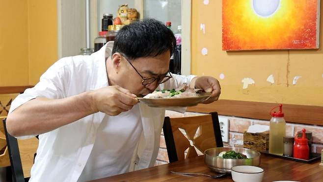 밀냉면·닭수육 ‘동네한바퀴’