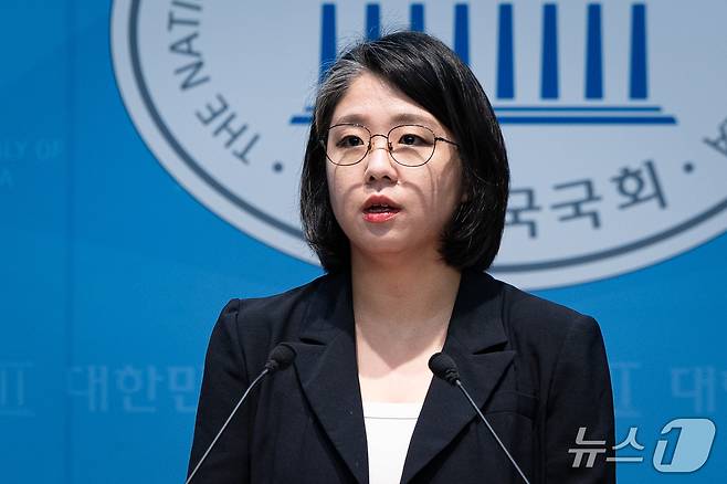 용혜인 성평등가족부 장관 후보자가 13일 서울 여의도 국회 소통관에서 장관 후보직 사퇴 기자회견을 하고 있다. 2026.9.13 ⓒ 뉴스1 유승관 기자