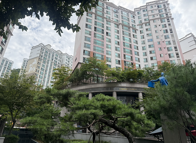 2일 서울 은평구 응암동 백련산힐스테이트 2차 단지 내 전경. 최은서 기자