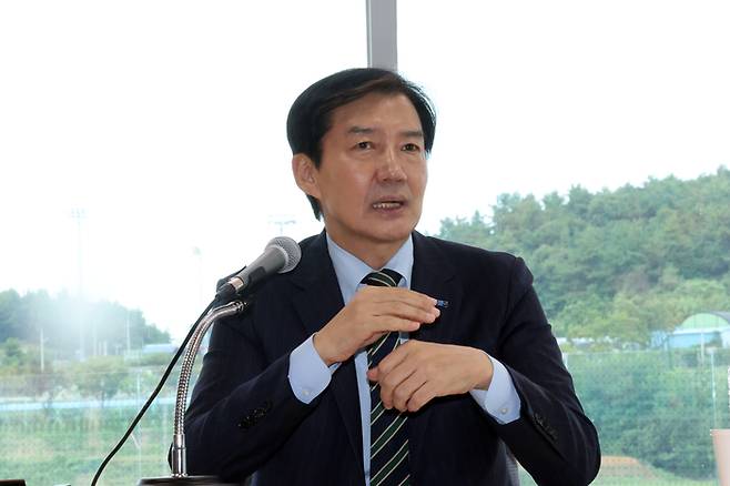 (신안=뉴스1) 박지현 기자 = 조국 혁신정책연구원장이 2일 오후 전남광주 신안군 압해읍 보훈회관에서 열린 ‘2026 신안군 명사 초청 특강’에서 ‘호남정치의 미래’를 주제로 강연하고 있다. 2026.9.2/뉴스1