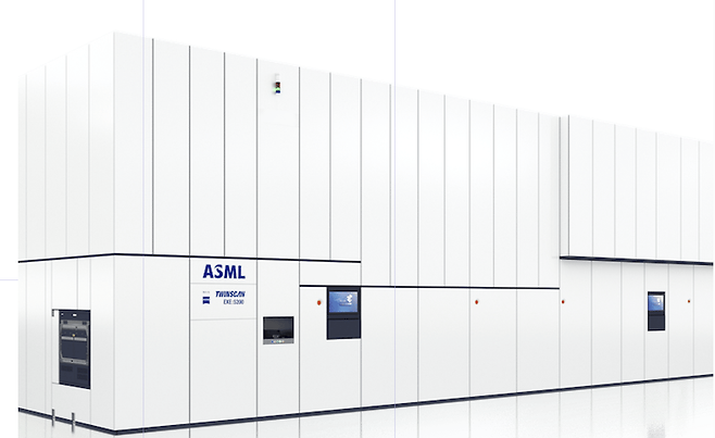 ASML의 최초 High-NA EUV 양산용 모델인 ‘트윈스캔 EXE:5200B’ [ASML 자료]