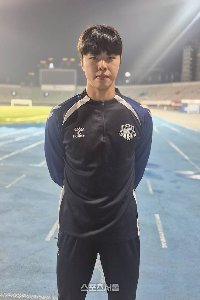 수원FC 최기윤이 13일 천안전에 끝난 뒤 포즈를 취하고 있다. 사진 | 수원=박준범기자