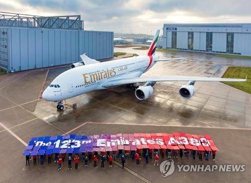 에미리트 항공의 A380 여객기. AFP 연합뉴스