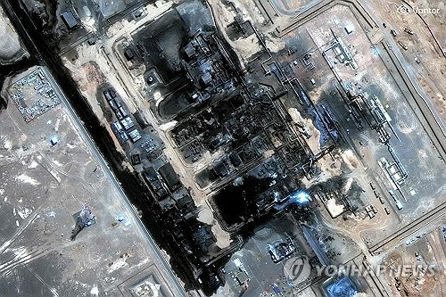 ▲ 피격된 사우디아라비아 동서 송유관 위성사진.  AFP=연합뉴스 자료사진