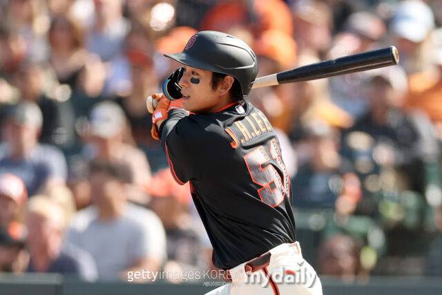 MLB 샌프란시스코에서 뛰고 있는 이정후가 9일(한국시각) 열린 세인트루이스와 홈 경기 7회말 대타로 나왔으나 잘 맞은 타구가 야수 정면으로 가 중견수 직선타로 아웃됐다./게티이미지코리아