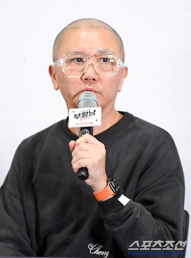 영화 '부활남: 더 레드' 언론배급시사회가 16일 서울 송파구 롯데시네마 월드타워에서 열렸다. 백종열 감독이 인터뷰를 하고 있다. 잠실=박재만 기자 pjm@sportschosun.com/2026.09.16/