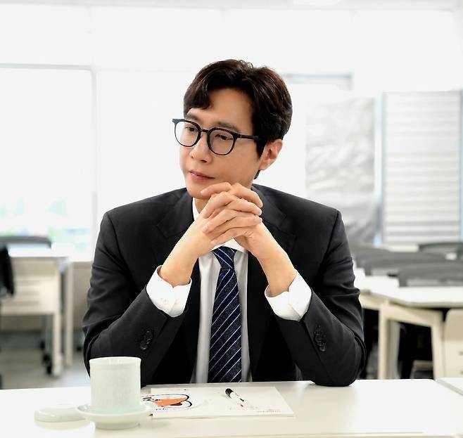 그룹 젝스키스 출신 고지용이 전처 허양임을 상대로 면접교섭 및 아동 관련 게시물 금지를 요구하는 가처분 신청을 접수했다. 마운틴무브먼트스토리 제공