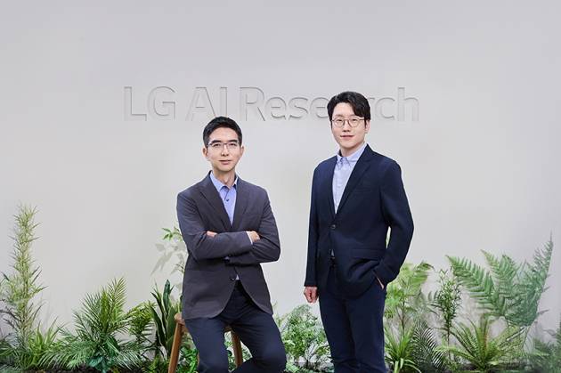 왼쪽부터 이홍락·임우형 LG AI연구원 공동 연구원장. [사진=LG AI연구원]