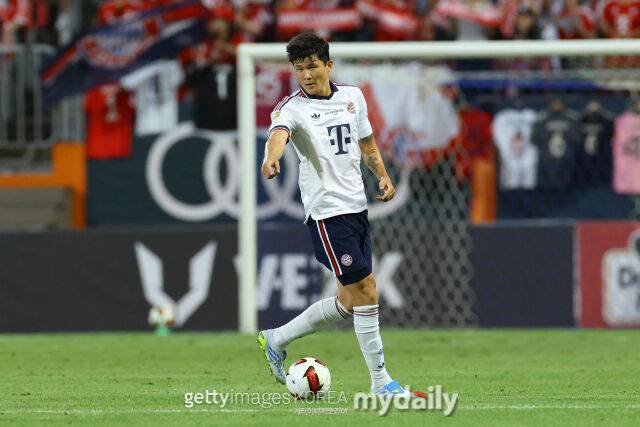 김민재가 2026년 8월 제주월드컵경기장에서 열린 제주SK와의 프리시즌 친선경기에서 드리블을 하고 있다./게티이미지코리아