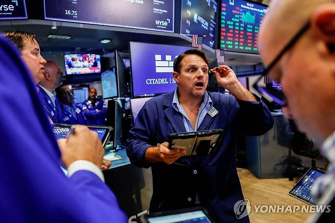 뉴욕증권거래소(NYSE) 트레이더들 [로이터=연합뉴스]