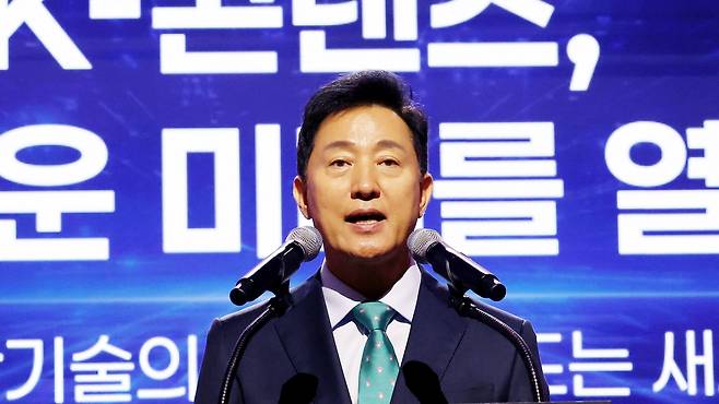 [서울=뉴시스] 박영태 기자 = 오세훈 서울시장이 18일 오후 서울 동대문구 DDP에서 열린 엔터테크-GES 서울 2026 개막식에 참석해 개회사를 하고 있다. 2026.09.18. since1999@newsis.com
