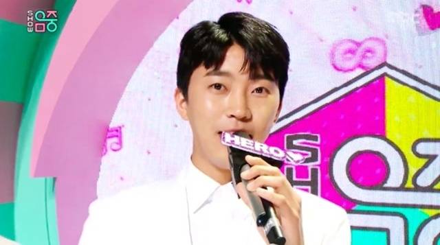 Lim Young-woong Takes Over Music Charts With 'Tto Tto' Winning No. 1 on Music Bank