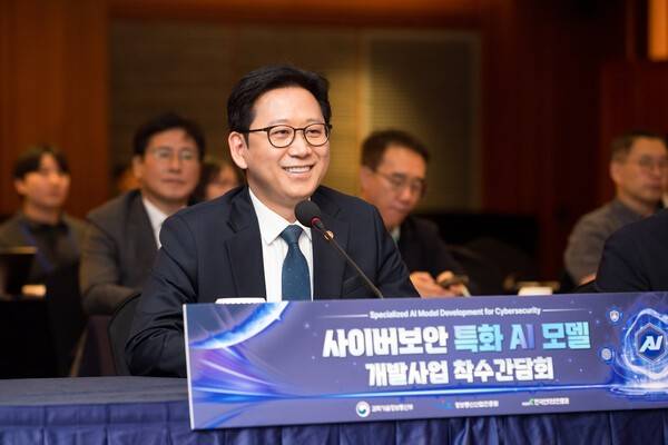 배경훈 부총리 겸 과학기술정보통신부 장관이 22일 오후 서울 중구 롯데호텔에서 열린 '사이버보안 특화 AI모델 개발사업 착수간담회'에서 발언하고 있다. [출처=과학기술정보통신부]