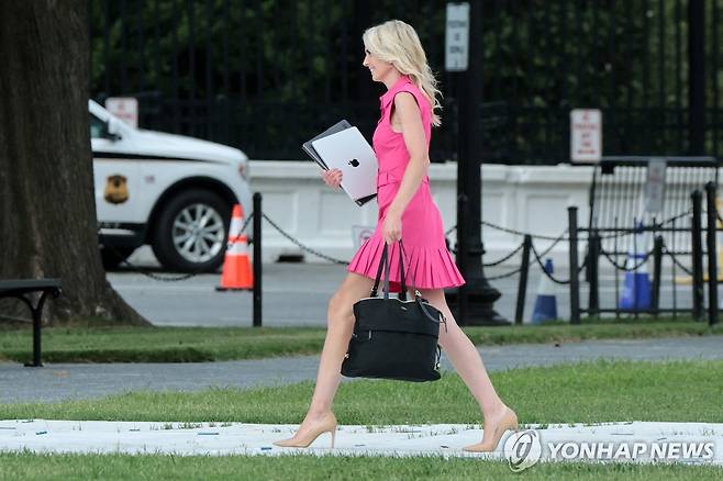 트럼프의 '최측근' 나탈리 하프 보좌관 [로이터=연합뉴스. 재판매 및 DB 금지]