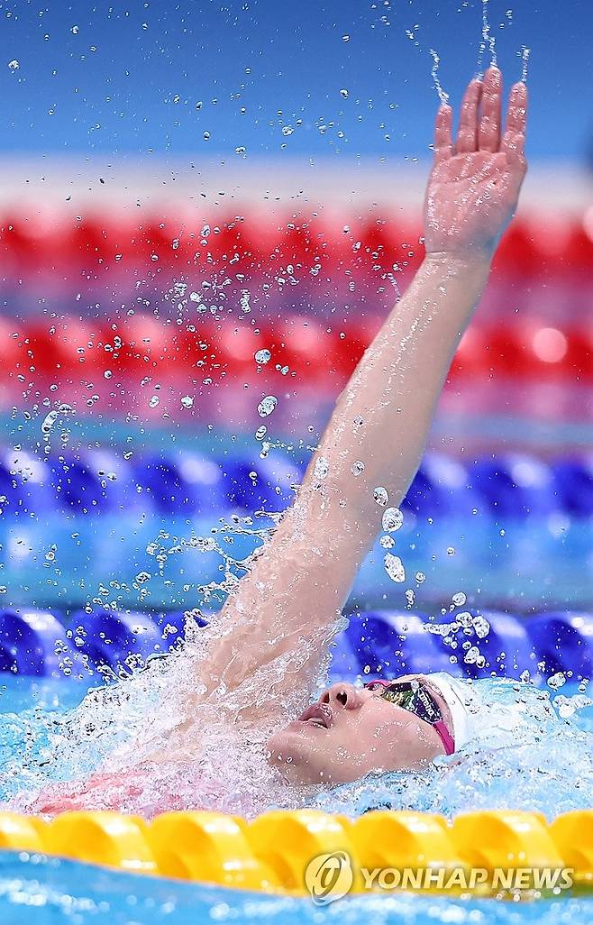 역영하는 이은지 (도쿄=연합뉴스) 윤동진 기자 = 22일 도쿄 아쿠아틱스 센터에서 열린 2026 아이치·나고야 아시안게임 수영 여자 200m 배영 결승. 한국 이은지가 역영하고 있다. 2026.9.22 mon@yna.co.kr