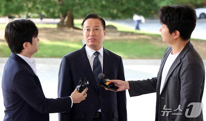 이정현 검찰총장 직무대행이 23일 오전 서울 서초구 대검찰청으로 출근하며 취재진 질문에 답변하고 있다. 2026.9.23 ⓒ 뉴스1 김명섭 기자