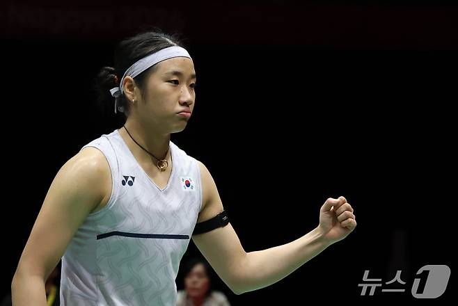 23일 일본 아이치현 이치노미야시립 종합체육관에서 열린 2026 아이치·나고야 아시안게임 배드민턴 여자 단체 준결승 대한민국과 일본의 경기, 대한민국 안세영이 득점한 후 기뻐하고 있다. 2026.9.23 ⓒ 뉴스1 김도우 기자