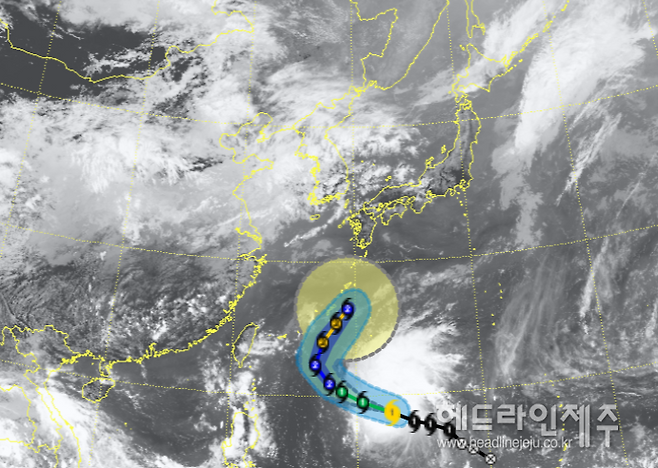 제26호 태풍 '수리개' 위성 영상.