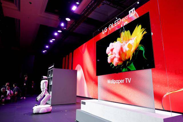 LG OLED 에보 AI 월페이퍼 TV [사진=로이터·연합뉴스]