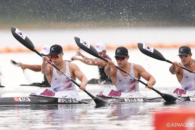한국 카누 스프린트 남자 카약 4인승 대표팀이 23일 열린 2026 아이치-나고야 아시안게임 예선에서 노를 젓고 있다. 아이치-나고야 아시안게임 조직위원회 제공